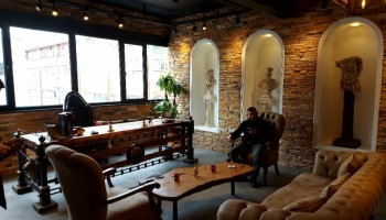 Restaurant & Cafe