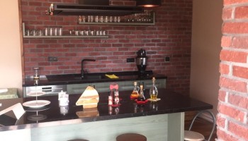 Restaurant & Cafe