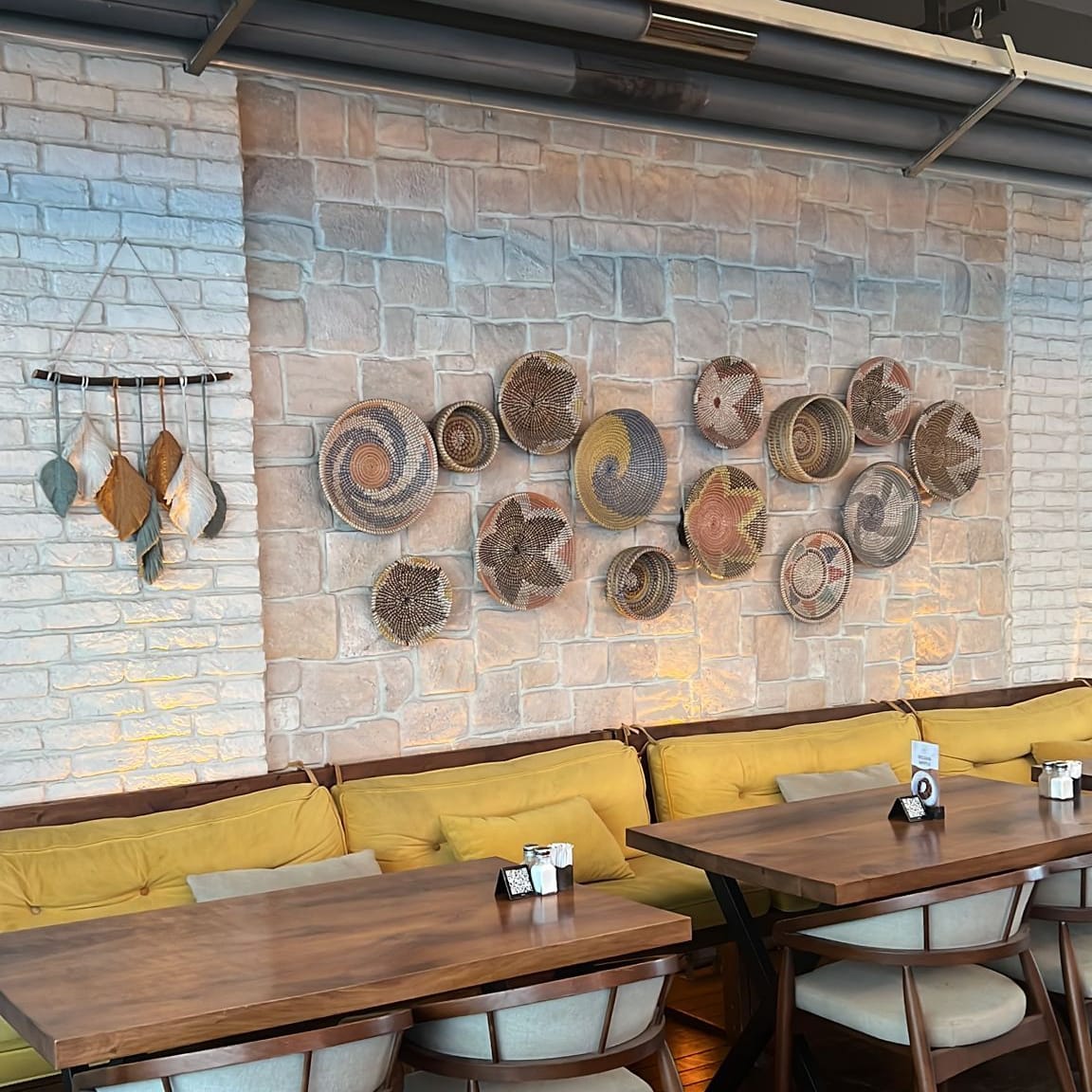Restaurant & Cafe